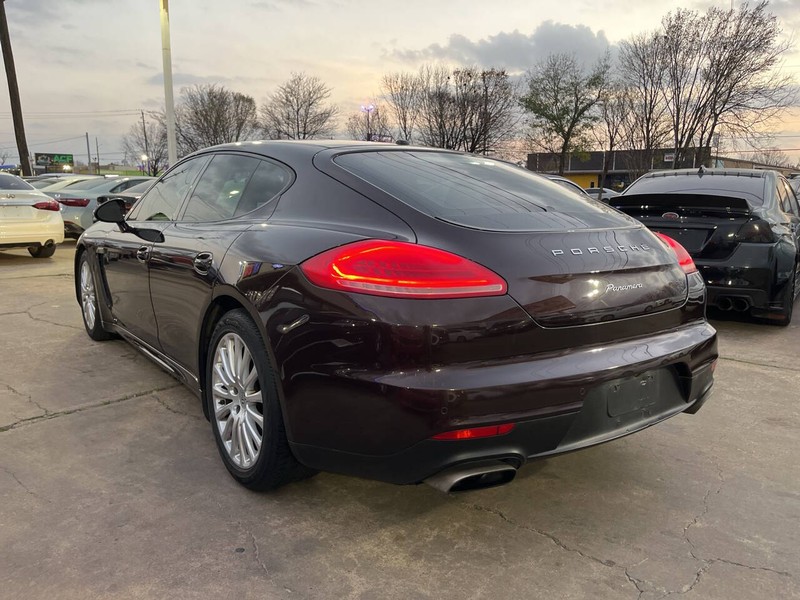Porsche Panamera Vehicle Image 03