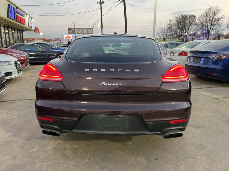 Porsche Panamera Vehicle Image 04