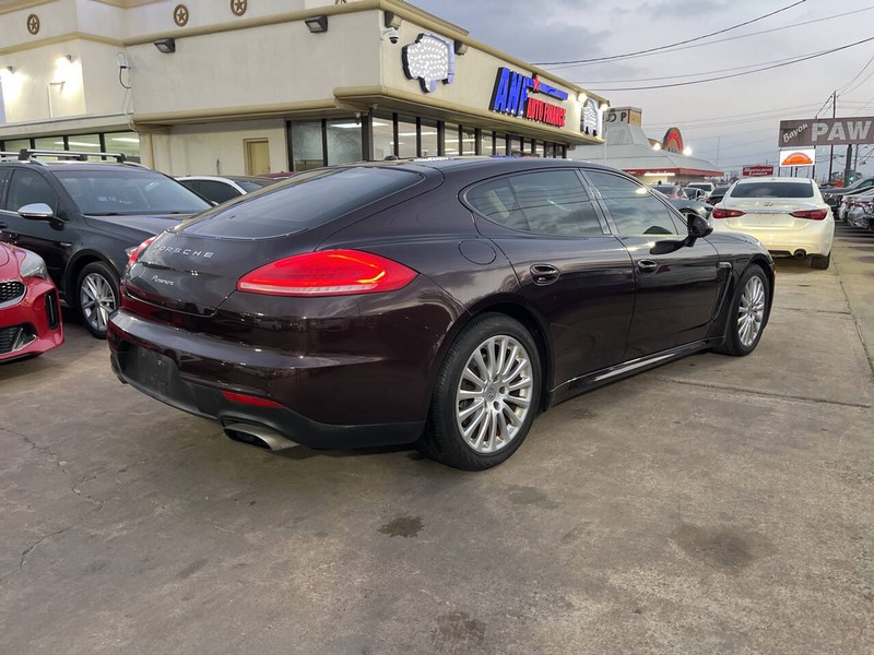 Porsche Panamera Vehicle Image 05