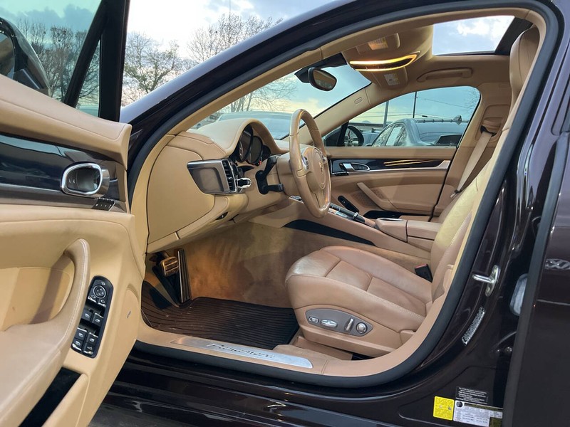 Porsche Panamera Vehicle Image 07