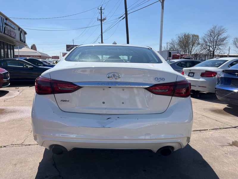 INFINITI Q50 Vehicle Image 04