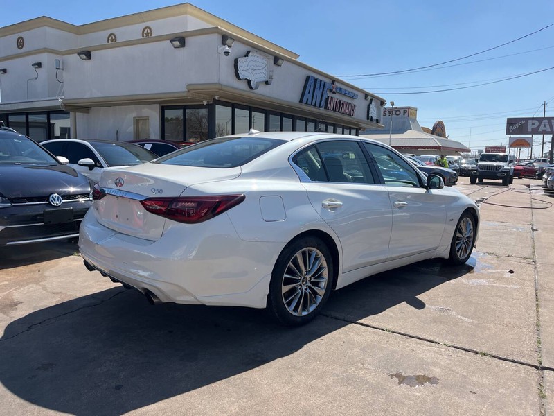 INFINITI Q50 Vehicle Image 05