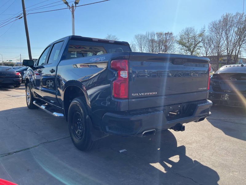 Chevrolet Silverado 1500 Vehicle Image 03