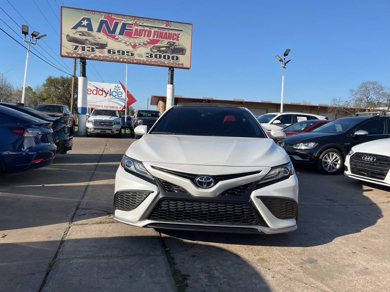 Toyota Camry Vehicle Image 02