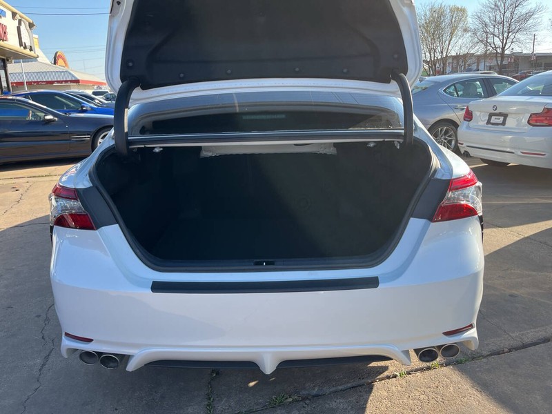 Toyota Camry Vehicle Image 10