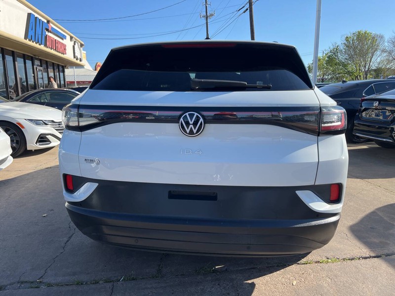 Volkswagen ID.4 Vehicle Image 04