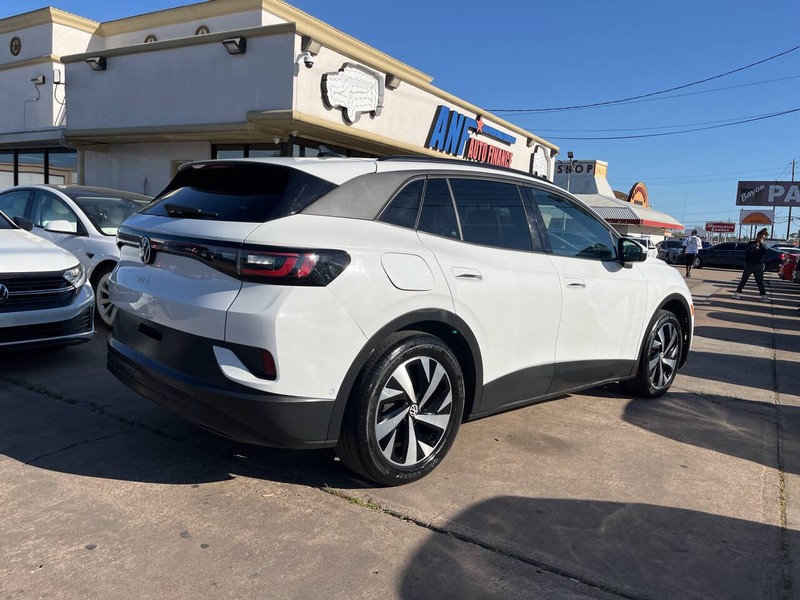 Volkswagen ID.4 Vehicle Image 05