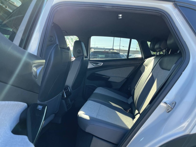 Volkswagen ID.4 Vehicle Image 08