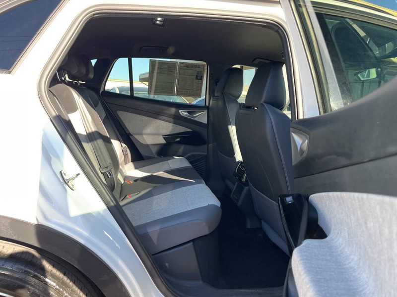 Volkswagen ID.4 Vehicle Image 10