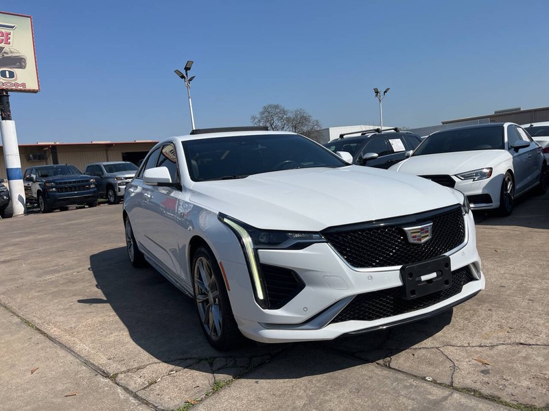 Cadillac CT4 Vehicle Image 06