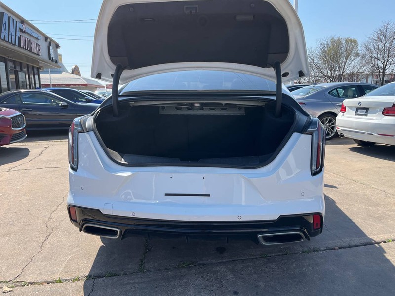 Cadillac CT4 Vehicle Image 09