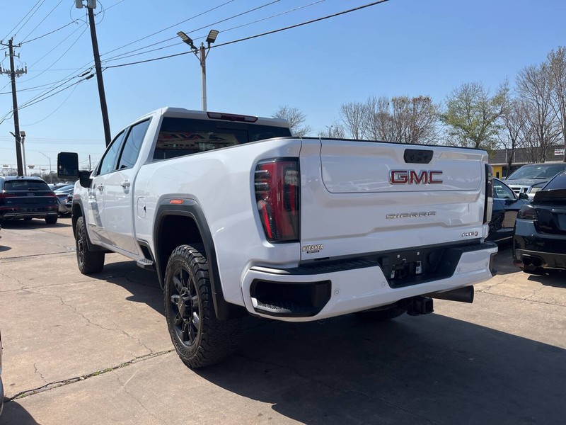 GMC Sierra 2500HD Vehicle Image 03