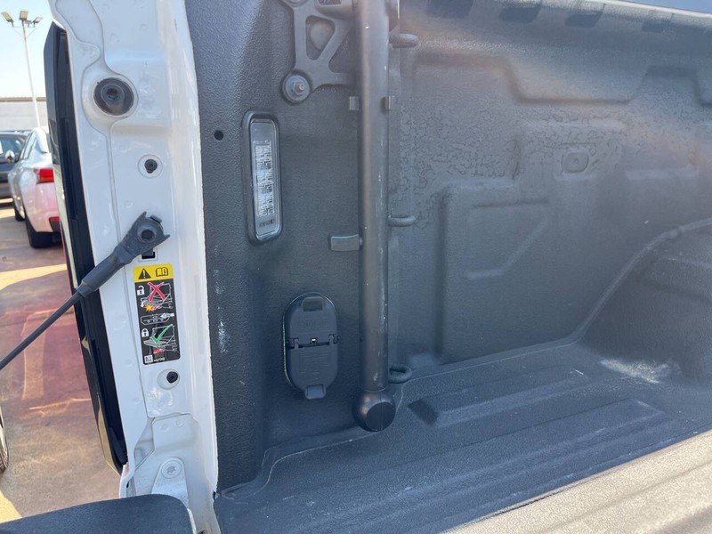 GMC Sierra 2500HD Vehicle Image 12