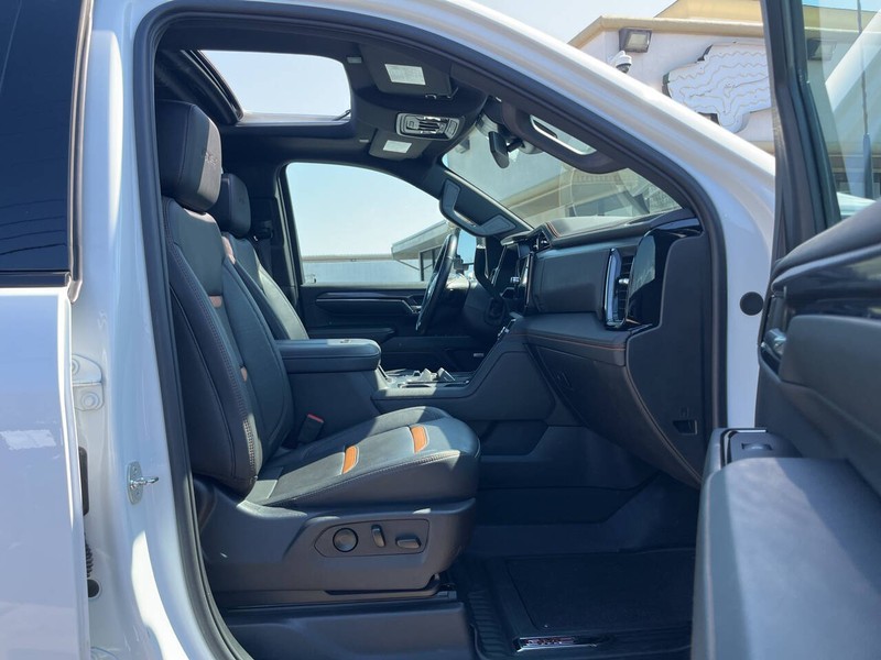 GMC Sierra 2500HD Vehicle Image 15