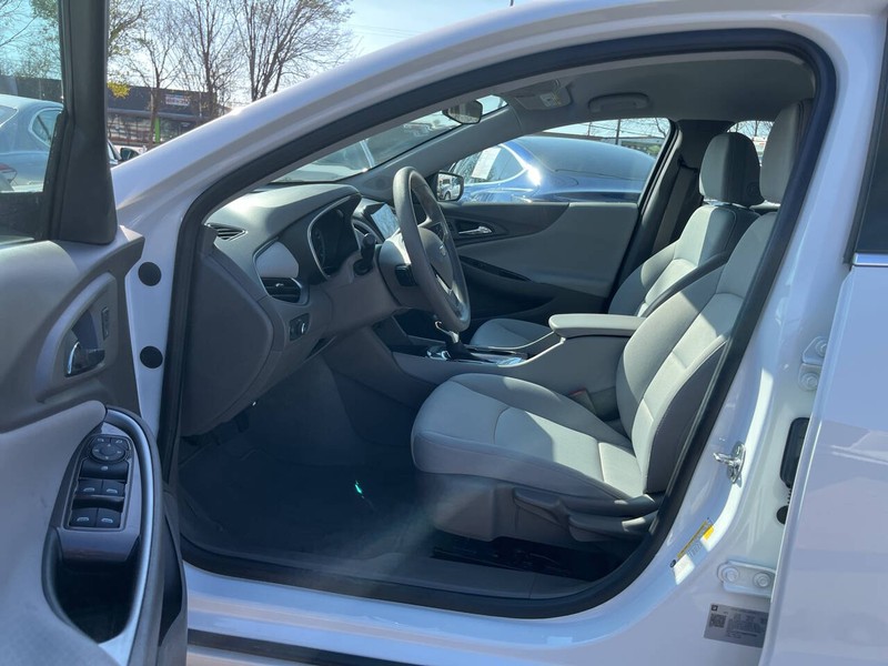 Chevrolet Malibu Vehicle Image 07