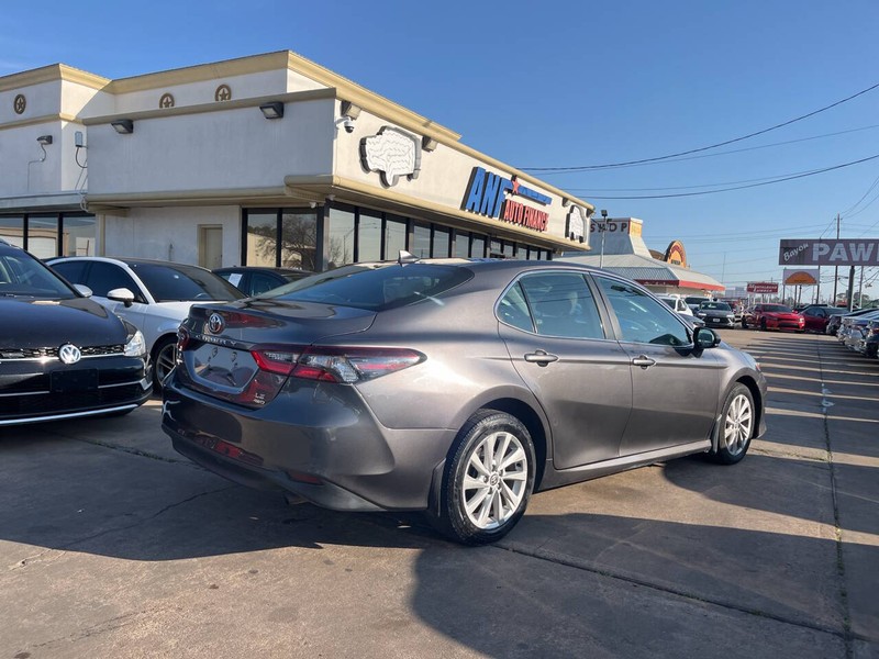 Toyota Camry Vehicle Image 05