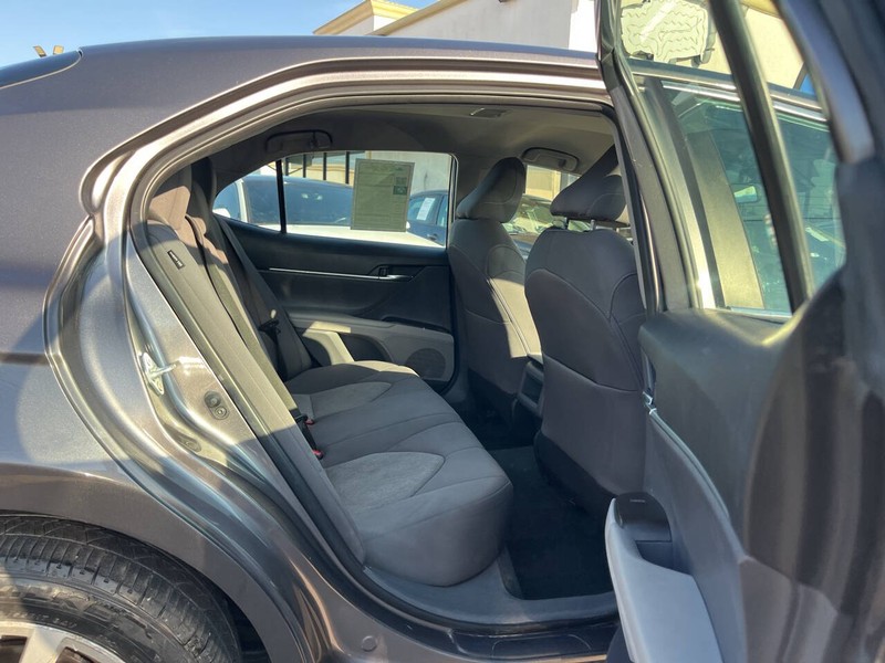 Toyota Camry Vehicle Image 10