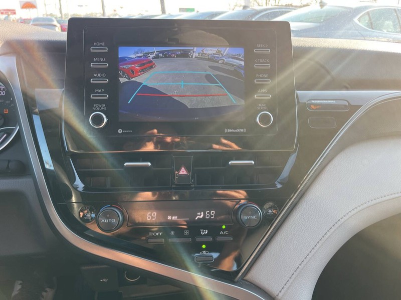 Toyota Camry Vehicle Image 12