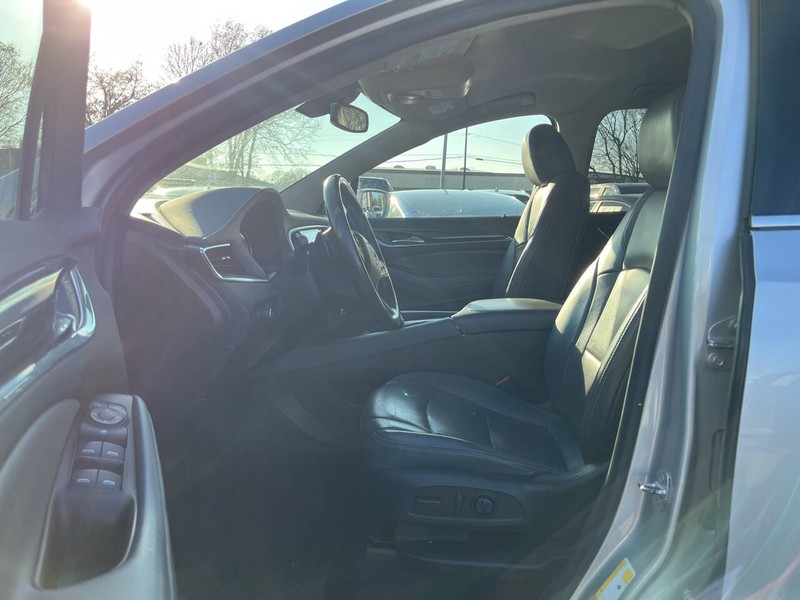 Buick Enclave Vehicle Image 07