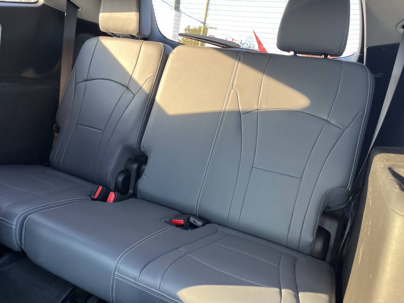 Buick Enclave Vehicle Image 09