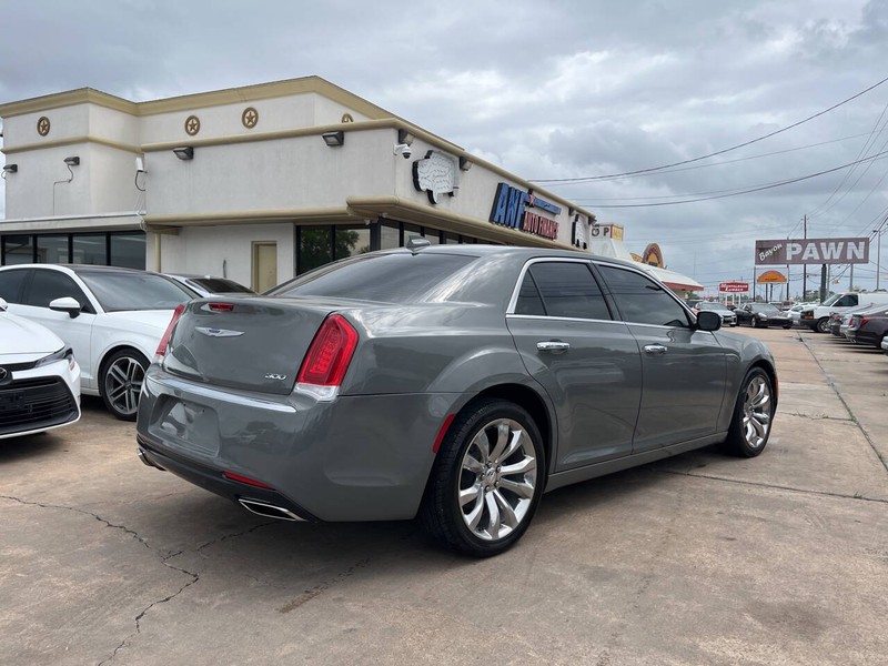 Chrysler 300 Vehicle Image 05