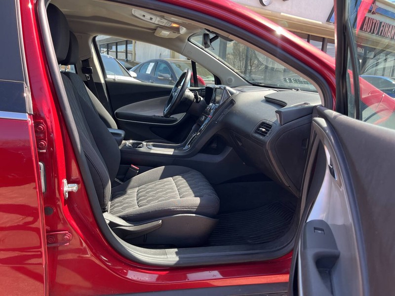 Chevrolet Volt Vehicle Image 12