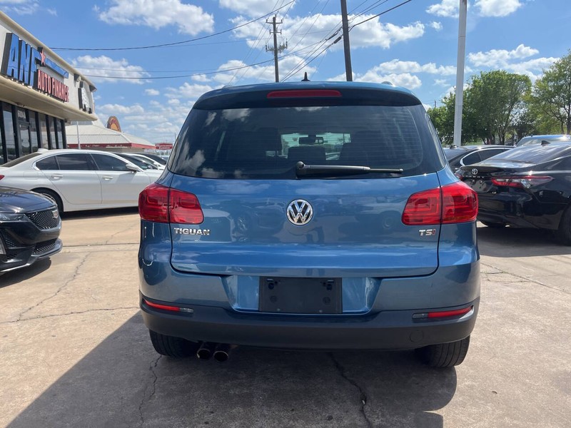 Volkswagen Tiguan Vehicle Image 04