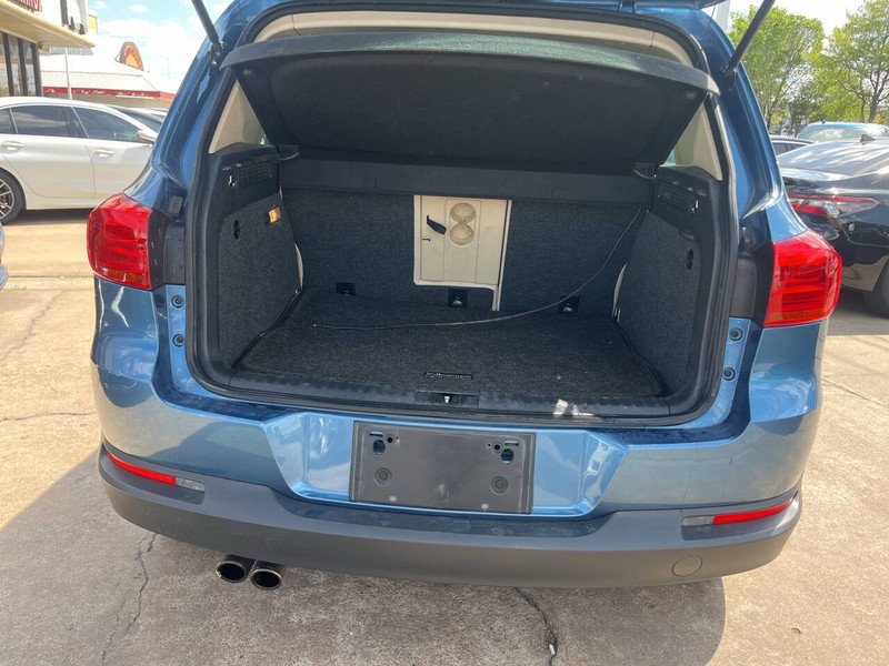 Volkswagen Tiguan Vehicle Image 09