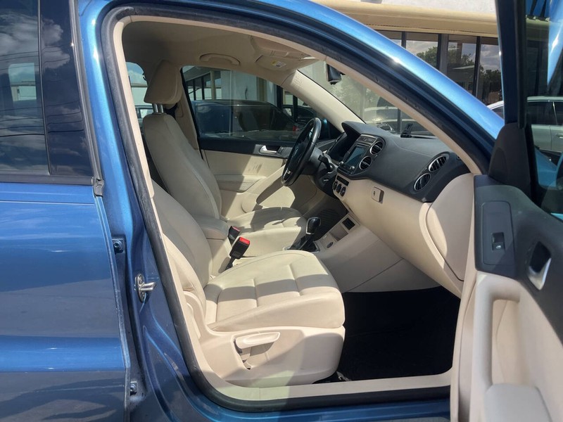 Volkswagen Tiguan Vehicle Image 11