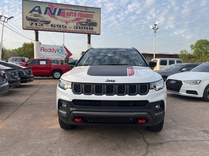 Jeep Compass Vehicle Image 02