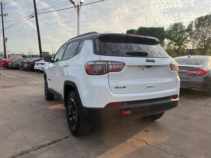 Jeep Compass Vehicle Image 03