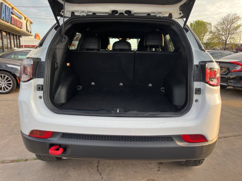 Jeep Compass Vehicle Image 10