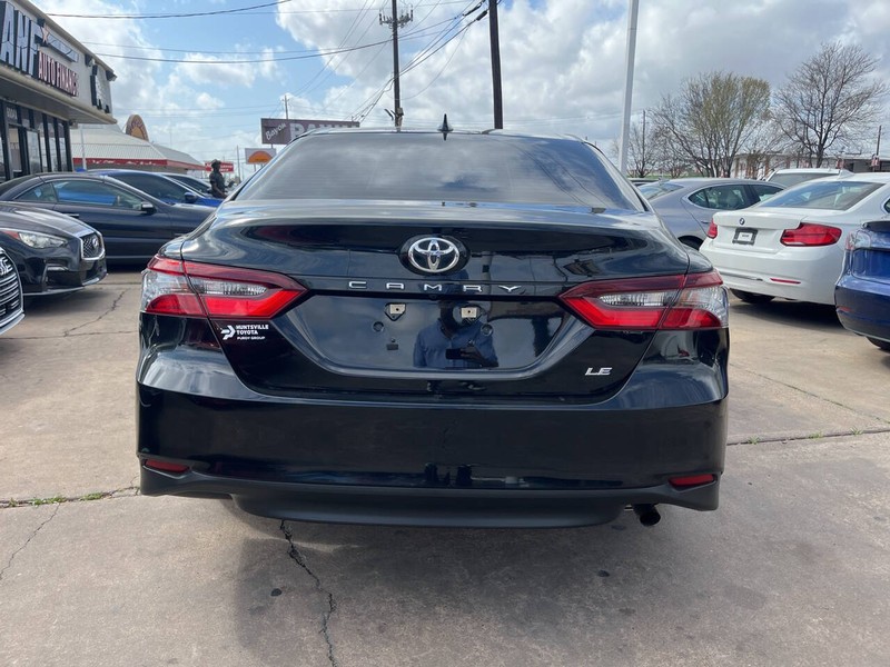 Toyota Camry Vehicle Image 04