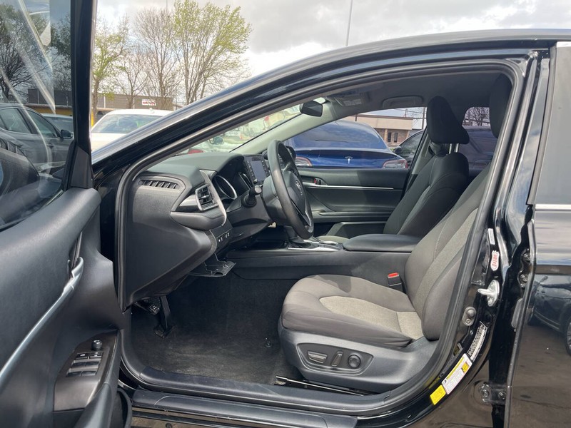 Toyota Camry Vehicle Image 07