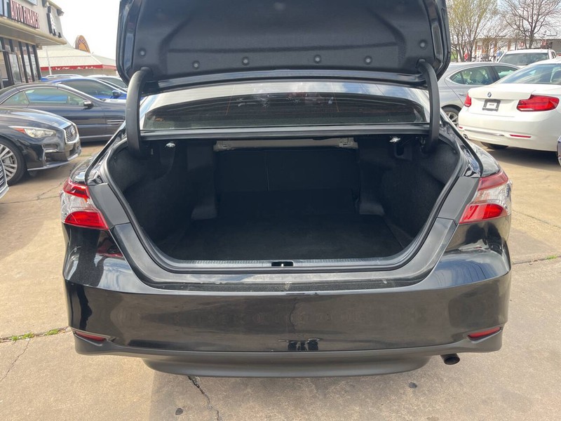 Toyota Camry Vehicle Image 09