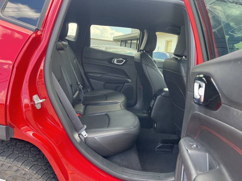 Jeep Compass Vehicle Image 10