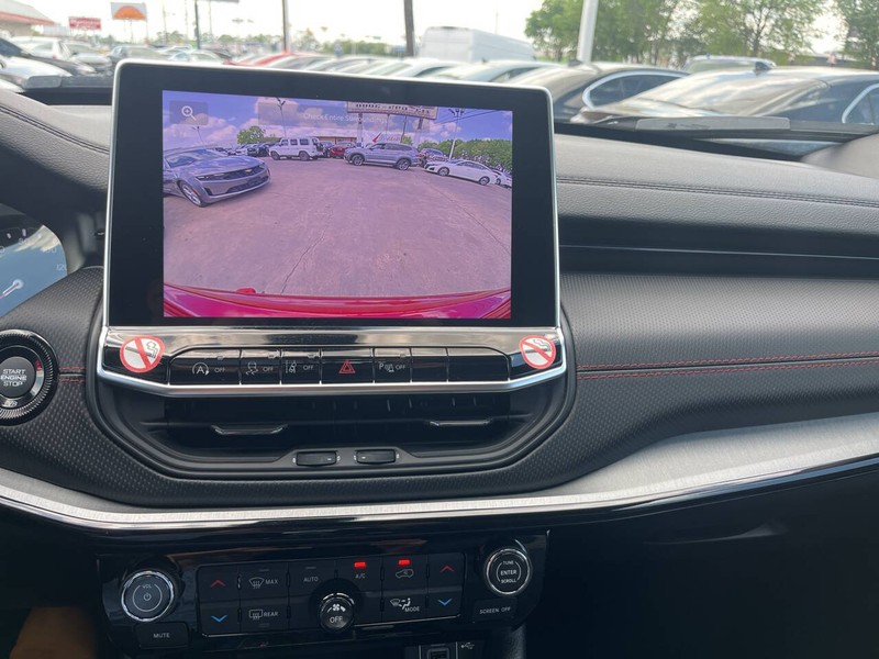 Jeep Compass Vehicle Image 12