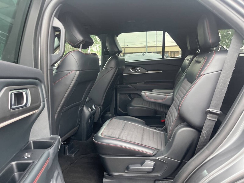 Ford Explorer Vehicle Image 08