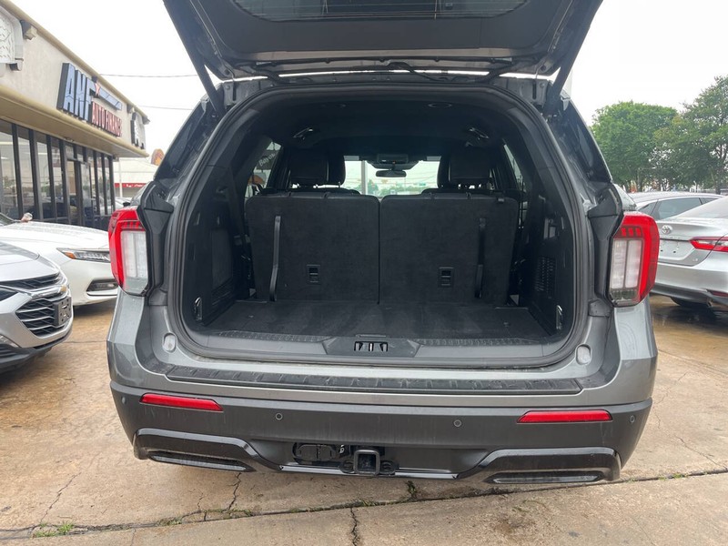 Ford Explorer Vehicle Image 10