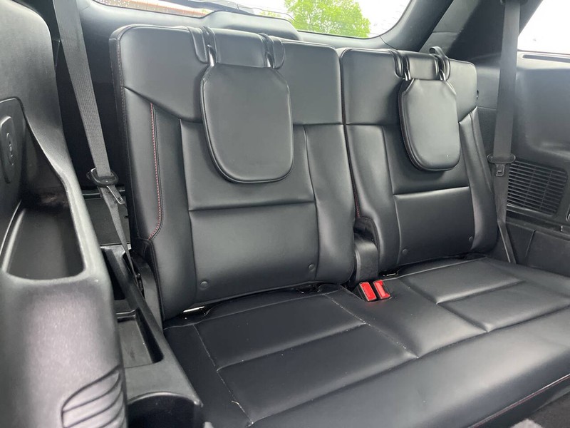 Ford Explorer Vehicle Image 12