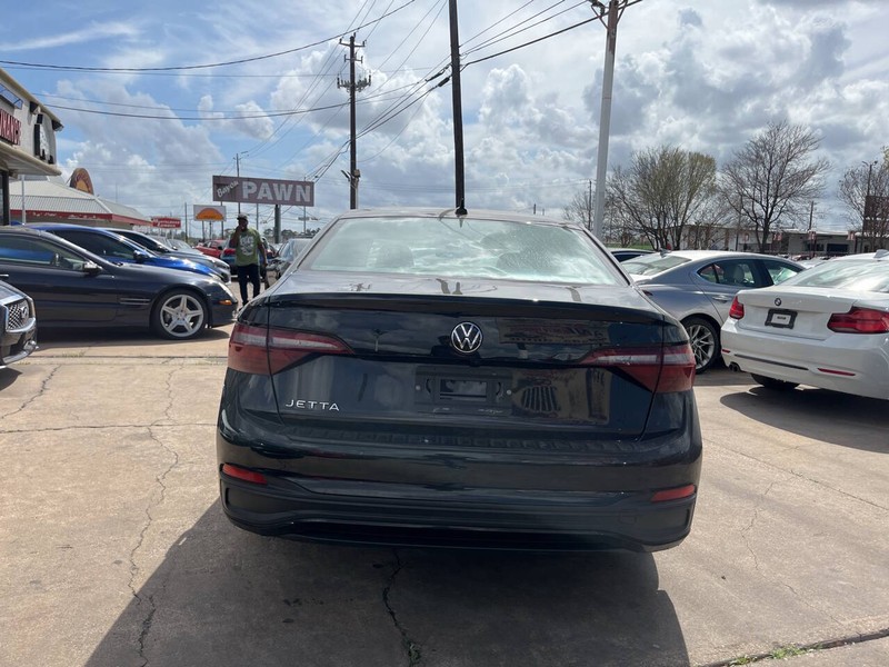 Volkswagen Jetta Vehicle Image 04