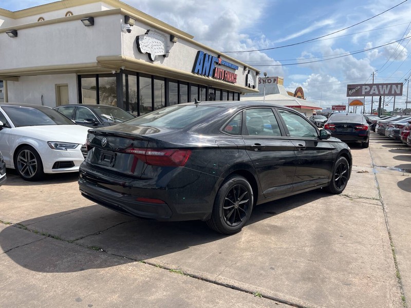 Volkswagen Jetta Vehicle Image 05