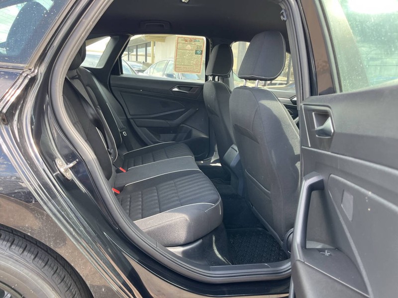 Volkswagen Jetta Vehicle Image 09