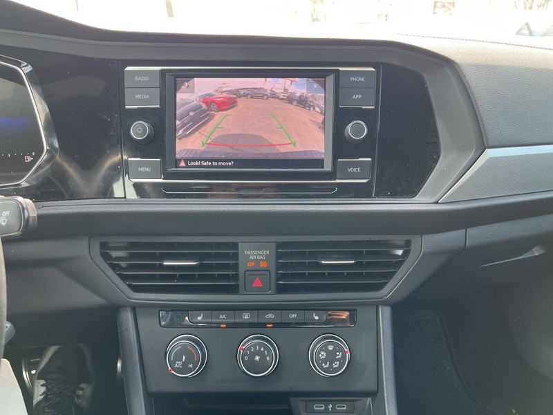 Volkswagen Jetta Vehicle Image 12