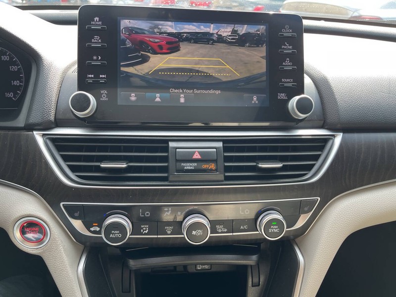Honda Accord Sedan Vehicle Image 14