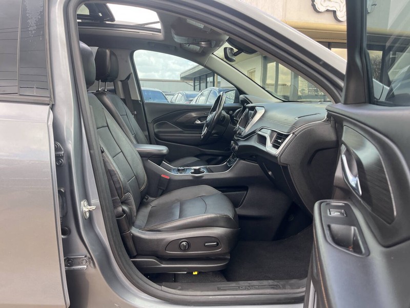 GMC Terrain Vehicle Image 11