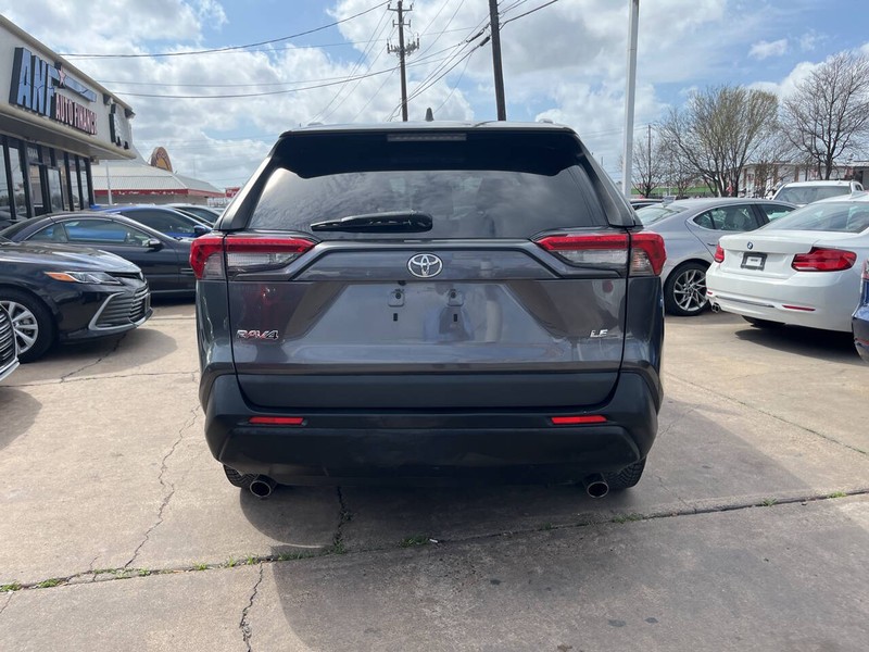 Toyota RAV4 Vehicle Image 04