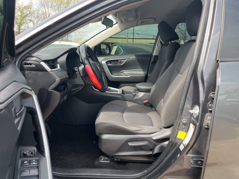 Toyota RAV4 Vehicle Image 07