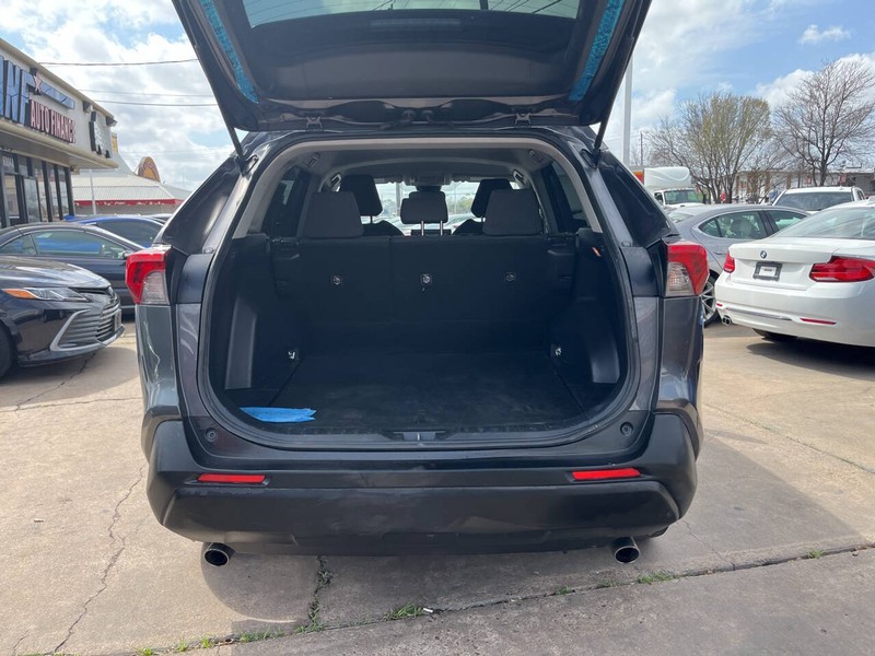 Toyota RAV4 Vehicle Image 09