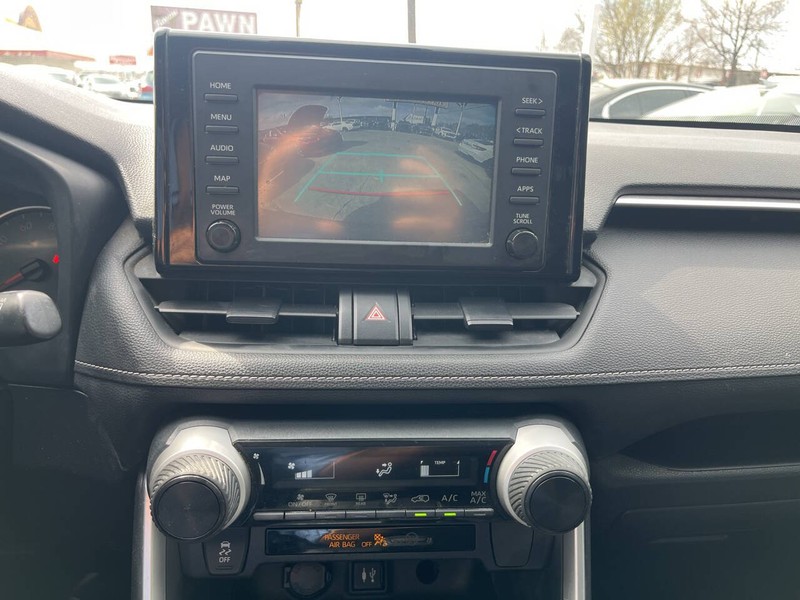 Toyota RAV4 Vehicle Image 12